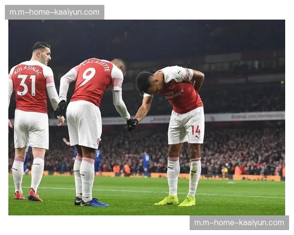 哈里斯高效得分成取胜关键 活塞新援锋线组合展现威力